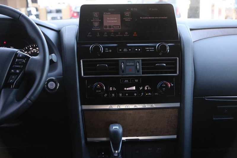 Nissan Armada Vehicle Full-screen Gallery Image 29