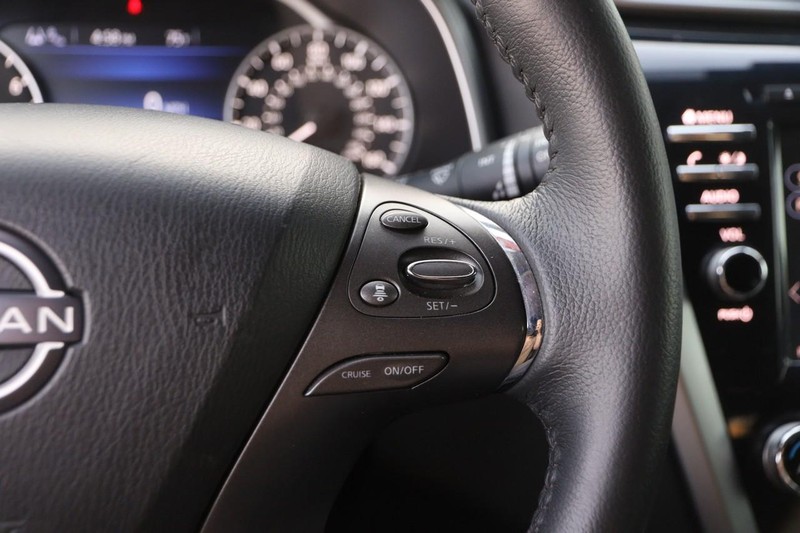 Nissan Murano Vehicle Image 15
