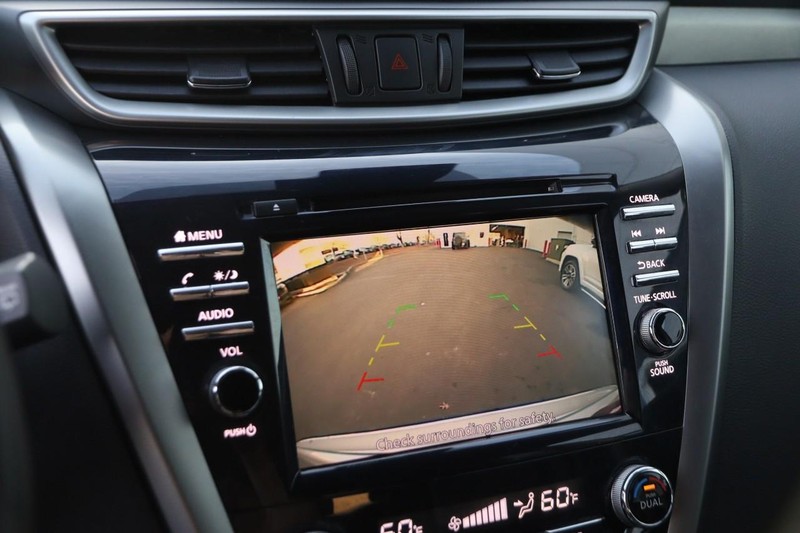Nissan Murano Vehicle Image 18