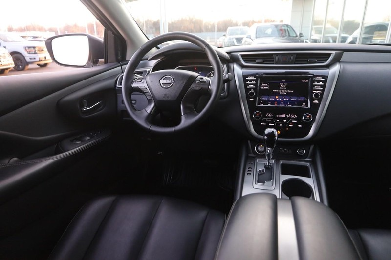 Nissan Murano Vehicle Image 24