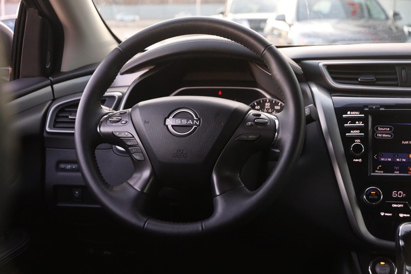 Nissan Murano Vehicle Image 25