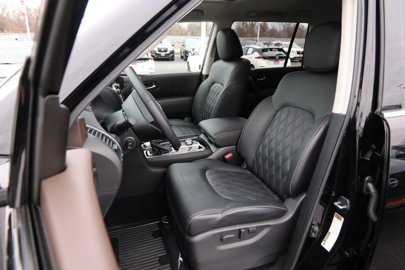 Nissan Armada Vehicle Image 12
