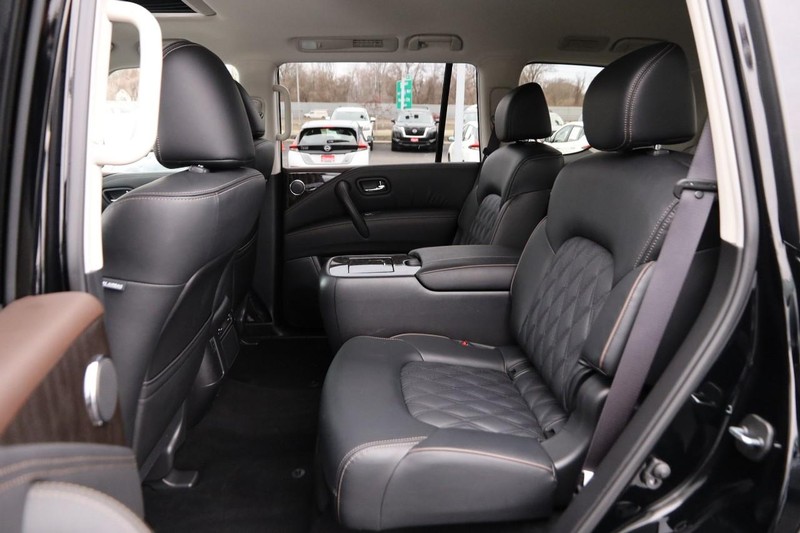 Nissan Armada Vehicle Image 13