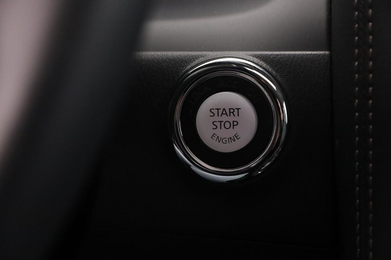 Nissan Armada Vehicle Image 19