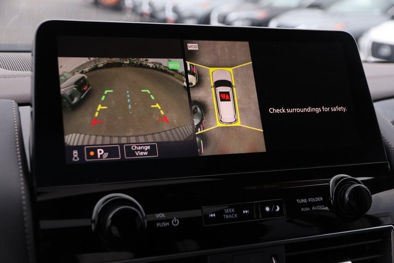 Nissan Armada Vehicle Image 21