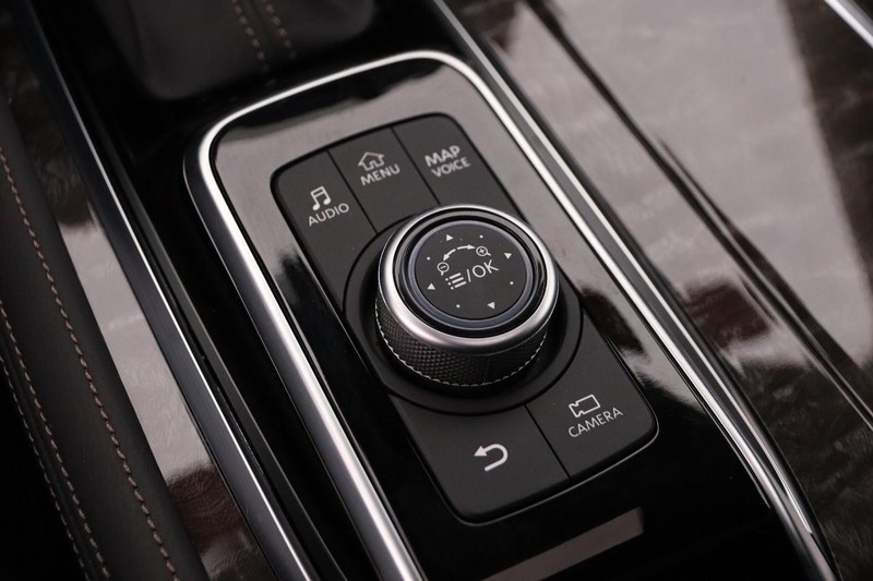 Nissan Armada Vehicle Image 24