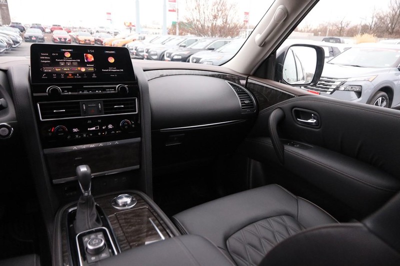 Nissan Armada Vehicle Image 31