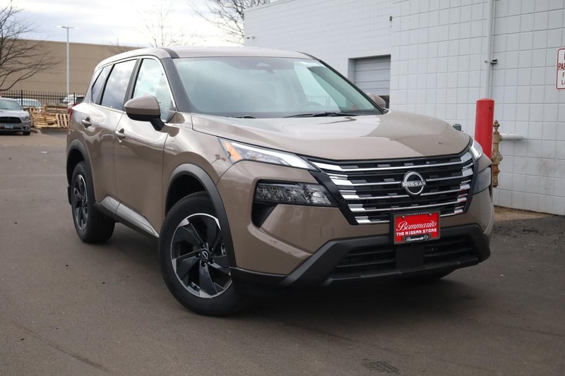 Nissan Rogue Vehicle Image 02
