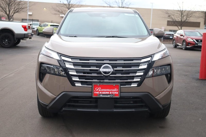 Nissan Rogue Vehicle Image 05