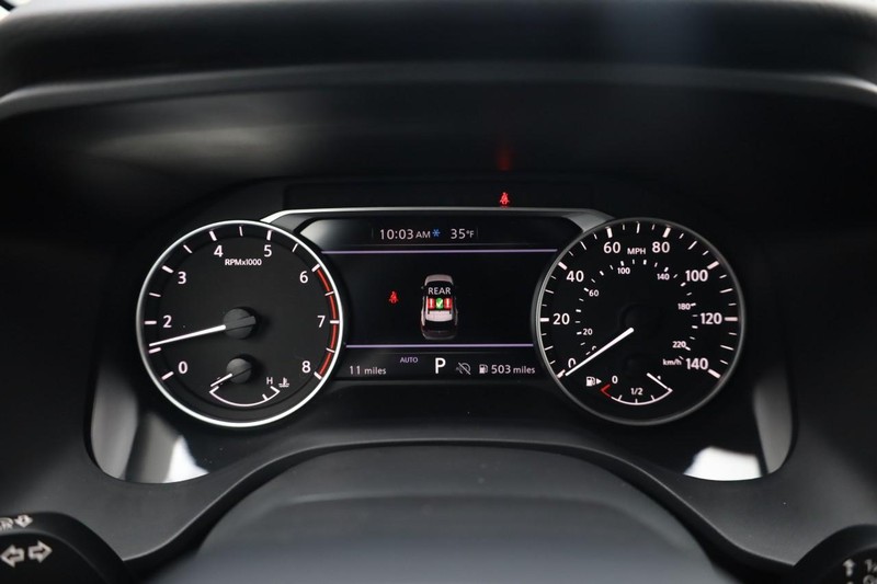 Nissan Rogue Vehicle Image 12