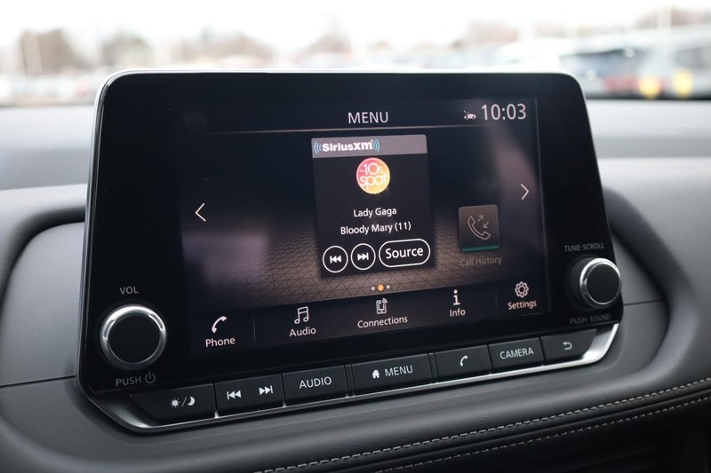 Nissan Rogue Vehicle Image 13