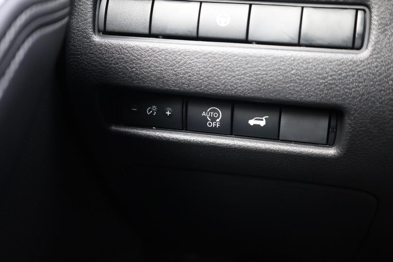 Nissan Rogue Vehicle Image 19