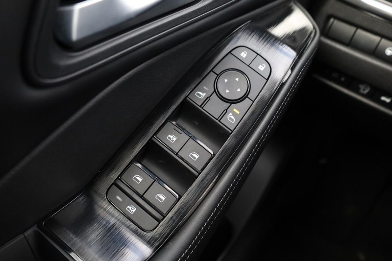 Nissan Rogue Vehicle Image 20