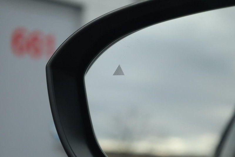 Nissan Rogue Vehicle Image 21