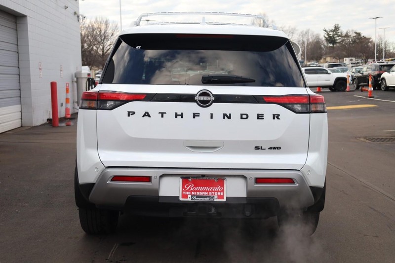 Nissan Pathfinder Vehicle Image 07