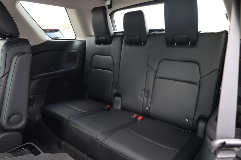 Nissan Pathfinder Vehicle Image 24