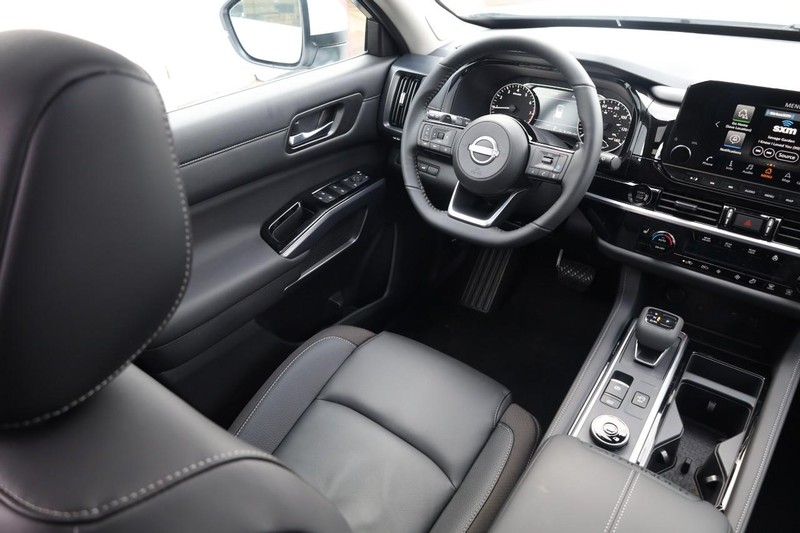 Nissan Pathfinder Vehicle Image 28
