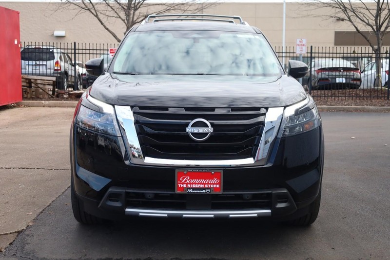 Nissan Pathfinder Vehicle Image 05