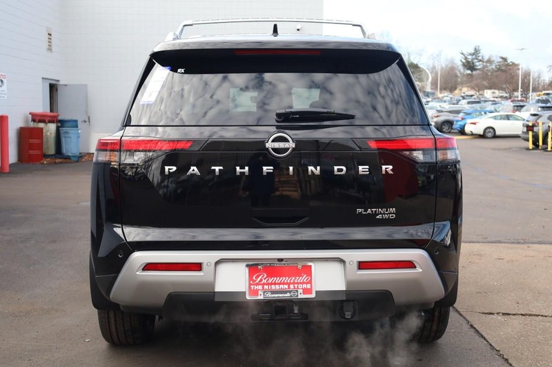 Nissan Pathfinder Vehicle Image 07