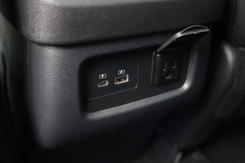 Nissan Pathfinder Vehicle Image 25