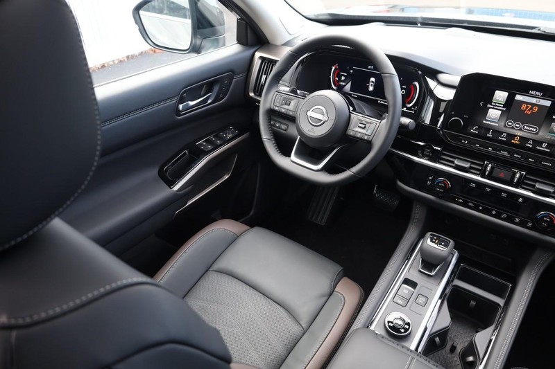 Nissan Pathfinder Vehicle Image 28