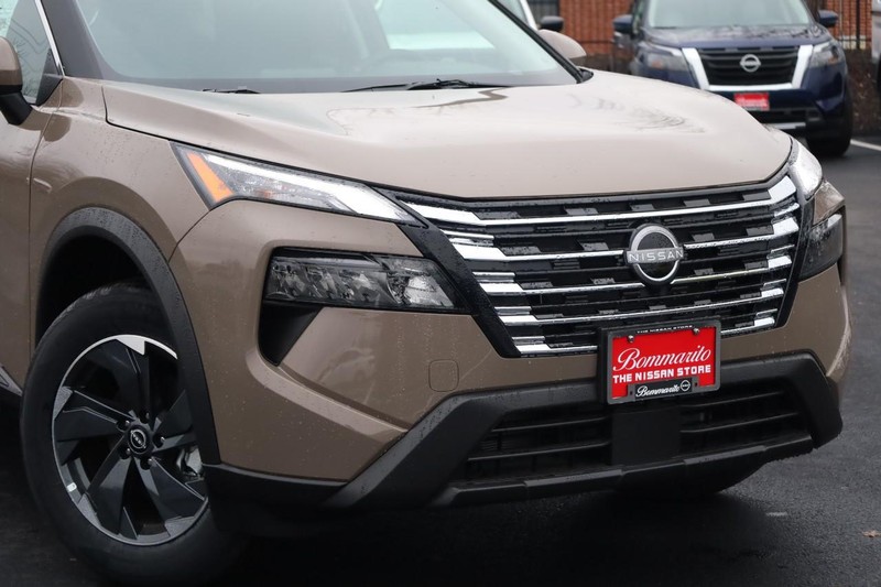 Nissan Rogue Vehicle Image 03