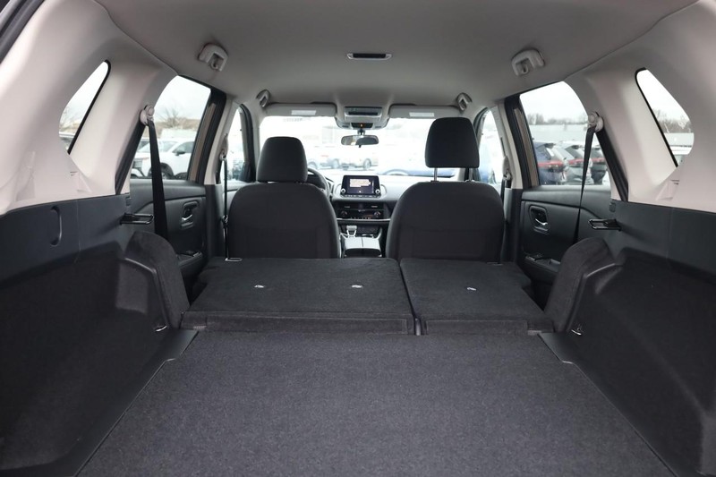 Nissan Rogue Vehicle Image 09