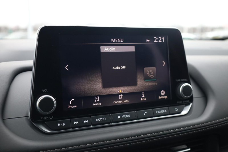Nissan Rogue Vehicle Image 13