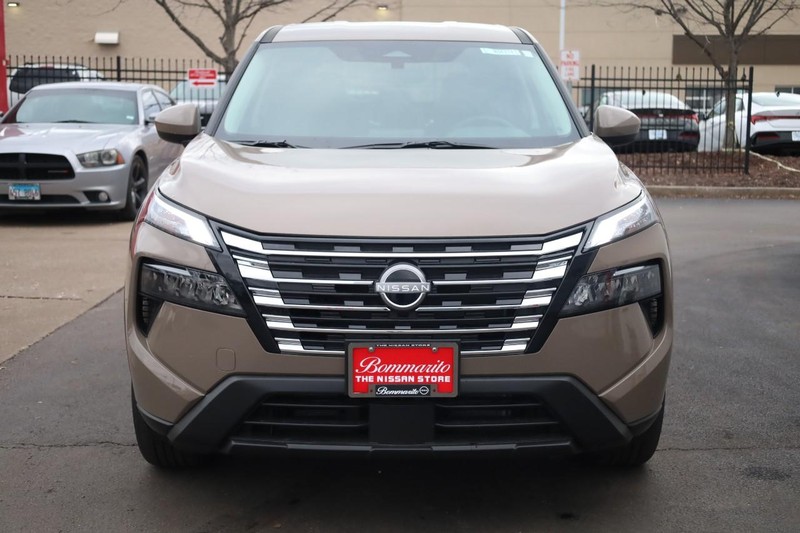 Nissan Rogue Vehicle Image 05