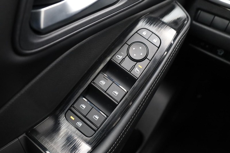 Nissan Rogue Vehicle Image 20