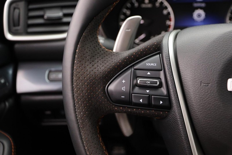 Nissan Maxima Vehicle Image 14