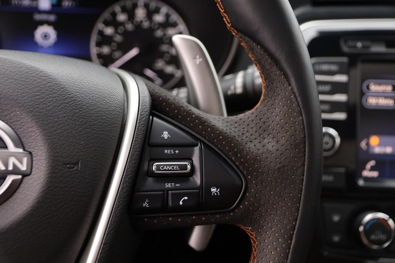 Nissan Maxima Vehicle Image 15
