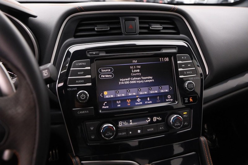 Nissan Maxima Vehicle Image 18