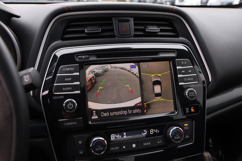 Nissan Maxima Vehicle Image 19