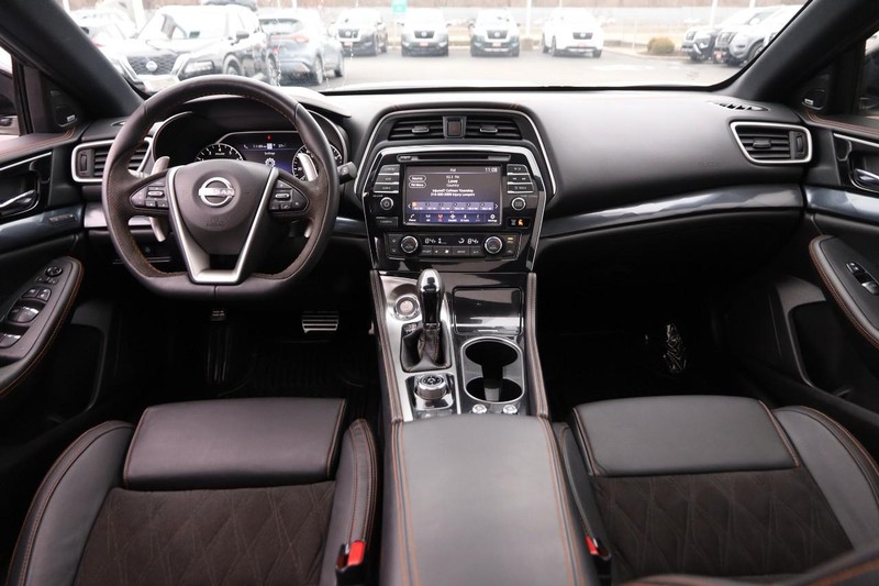 Nissan Maxima Vehicle Image 23