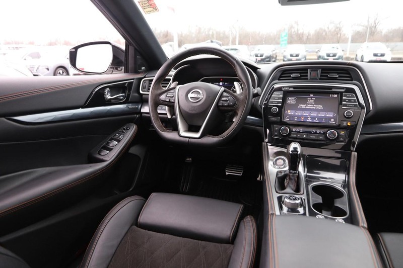 Nissan Maxima Vehicle Image 24