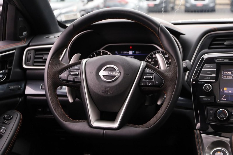 Nissan Maxima Vehicle Image 25