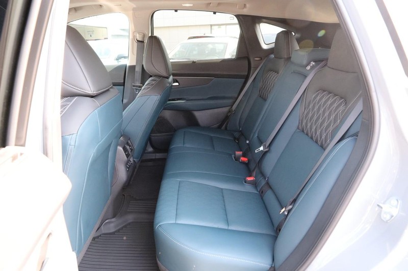 Nissan Murano Vehicle Image 11