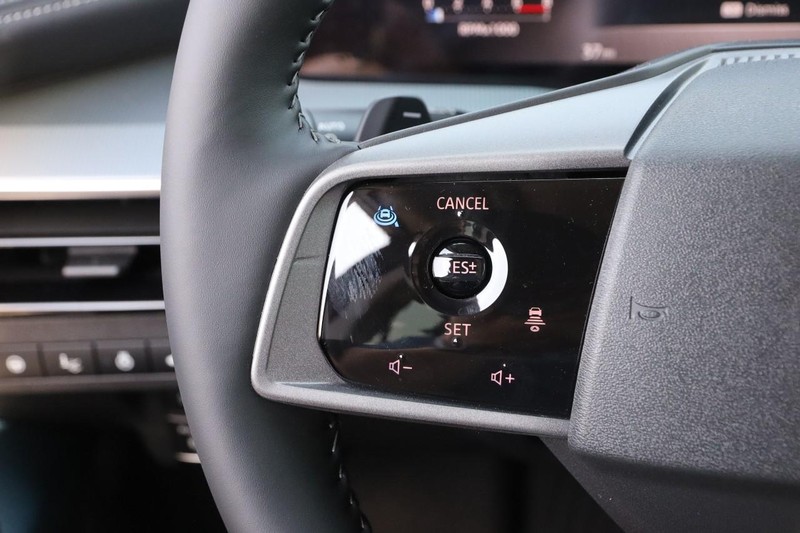Nissan Murano Vehicle Image 13