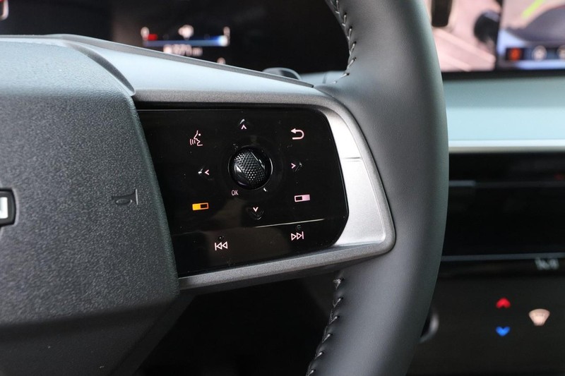 Nissan Murano Vehicle Image 14