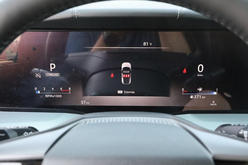 Nissan Murano Vehicle Image 15