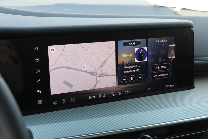 Nissan Murano Vehicle Image 17