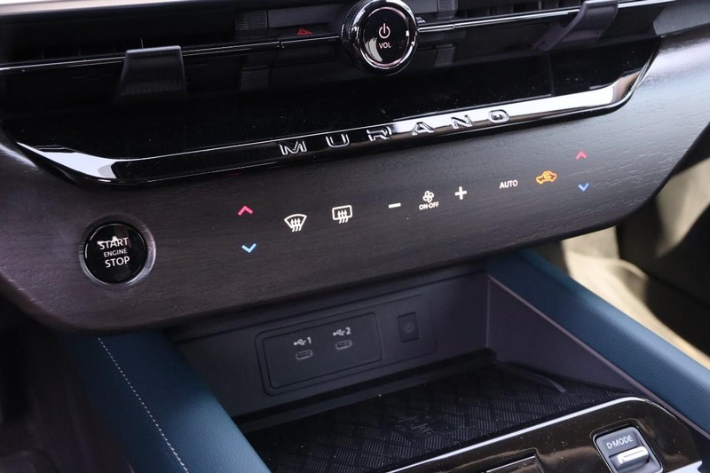Nissan Murano Vehicle Image 20