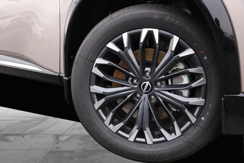 Nissan Rogue Vehicle Image 03