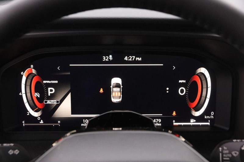 Nissan Rogue Vehicle Image 15