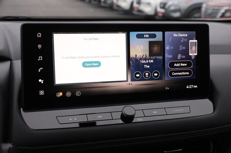 Nissan Rogue Vehicle Image 17