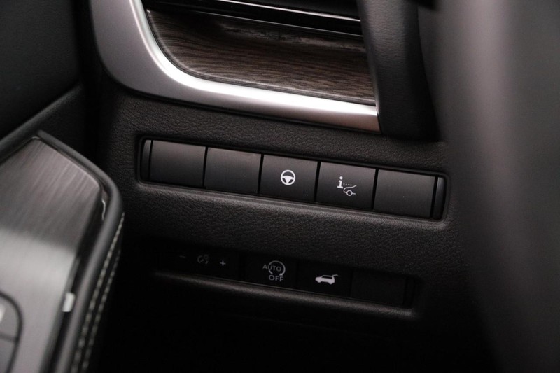 Nissan Rogue Vehicle Image 21