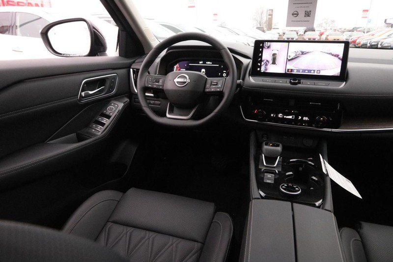 Nissan Rogue Vehicle Image 23