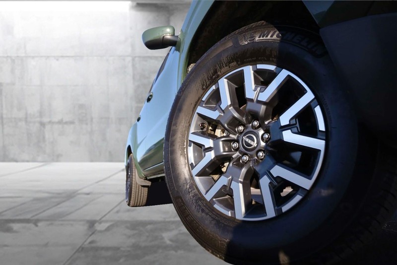 Nissan Frontier Vehicle Image 03