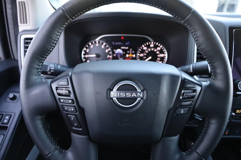 Nissan Frontier Vehicle Image 10